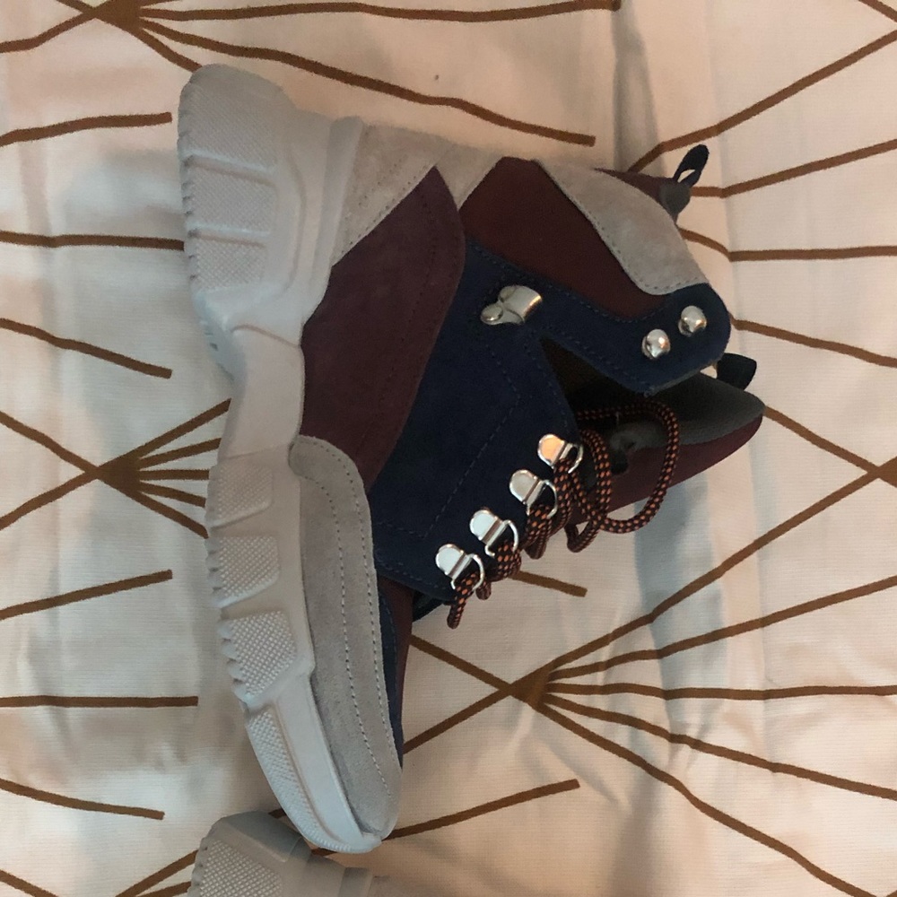 Urban outfitters hiking boots!!